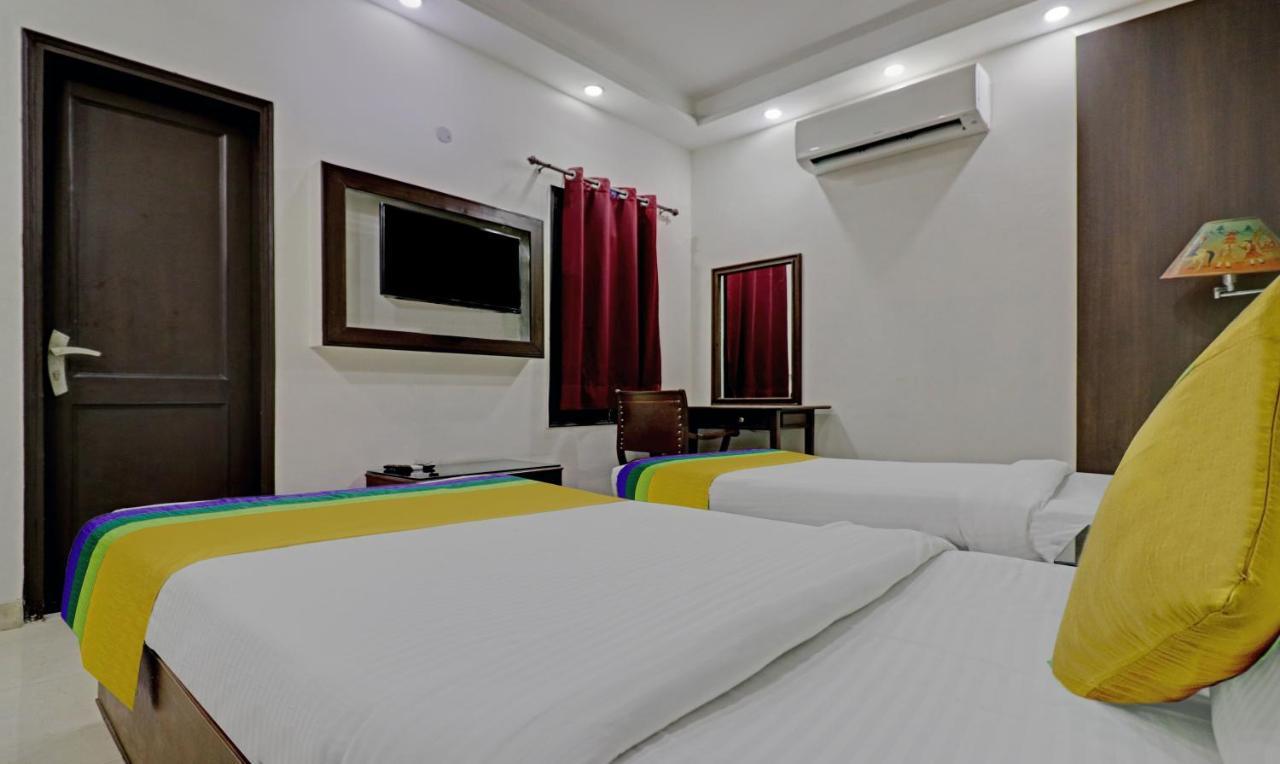 Itsy Hotels Hamlets Stay Noida Exterior foto
